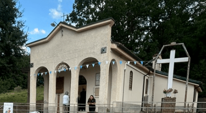 Questa immagine ha l'attributo alt vuoto; il nome del file è gomoda-chiesa-acquazolfa3.png